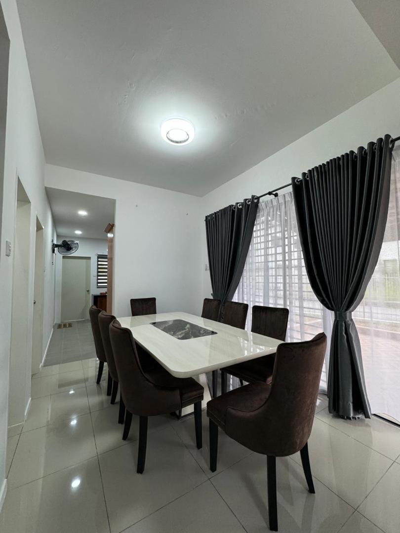 Sungai Long Guesthouse 까장 외부 사진