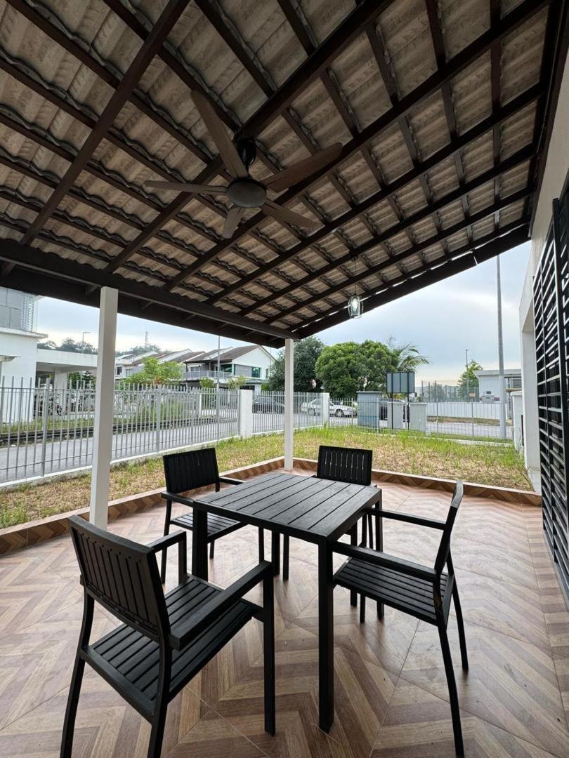 Sungai Long Guesthouse 까장 외부 사진